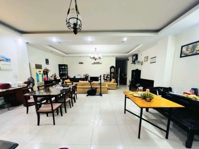 Mặt Tiền 5T - 30Phòng, Vị Trí Sầm Uất, Doanh Thu Ổn Định