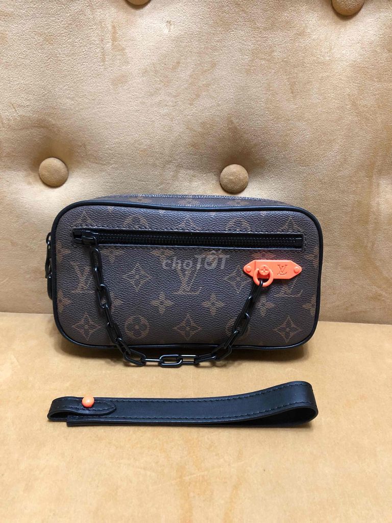 Clutch cầm tay LV sc (mới 90%)