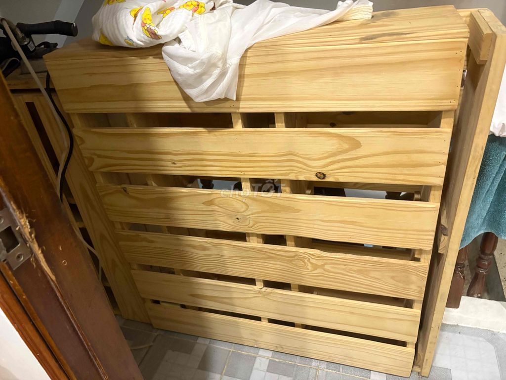 Giường gấp gỗ thông 1m8 x 2m. Mua bán Giường, chăn ga gối nệm tại Quận Tân Bình Tp Hồ Chí Minh được đăng bởi tran nguyen phong phu hình 1