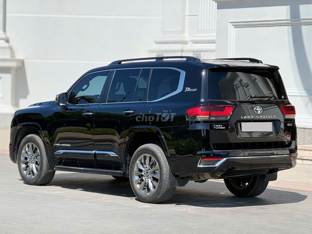 Toyota Land Cruiser 300 VXR V6 2023, Chất Như Mới. Mua bán Ô tô tại Quận Long Biên Hà Nội được đăng bởi Long Biên Cars hình 19