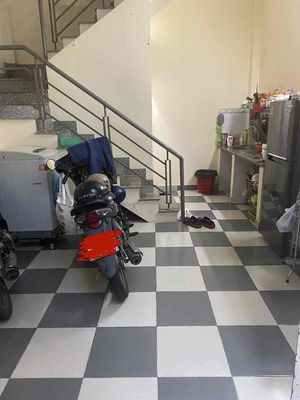 Room 10 m² · Đường Lê Văn Lương
