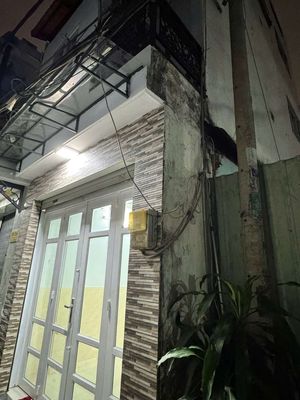Аренда · 2 комн. · 18 м² · Quận Tân Bình, ул. Đường Lạc Long Quân