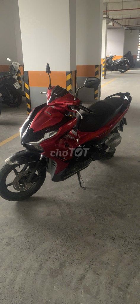 Honda AB 125 2022 Красный