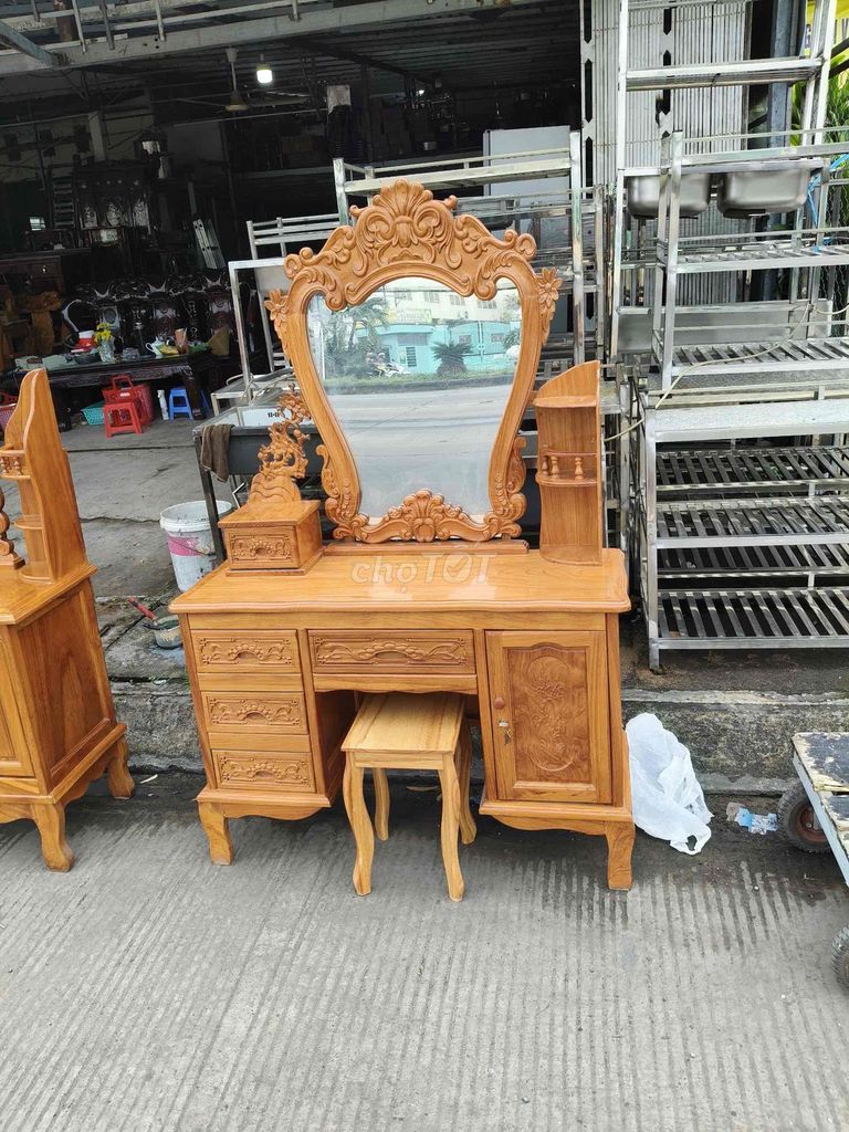 Bàn trang điểm Gỗ Nâu gỗ. Mua bán Bàn ghế tại Quận Cái Răng Cần Thơ được đăng bởi Đồ củ minh trí hình 1