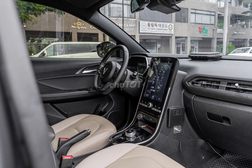 VinFast VFe34 2022  - 35700 km. Mua bán Ô tô tại Quận Bình Tân Tp Hồ Chí Minh được đăng bởi Nguyễn Khánh Hằng hình 18