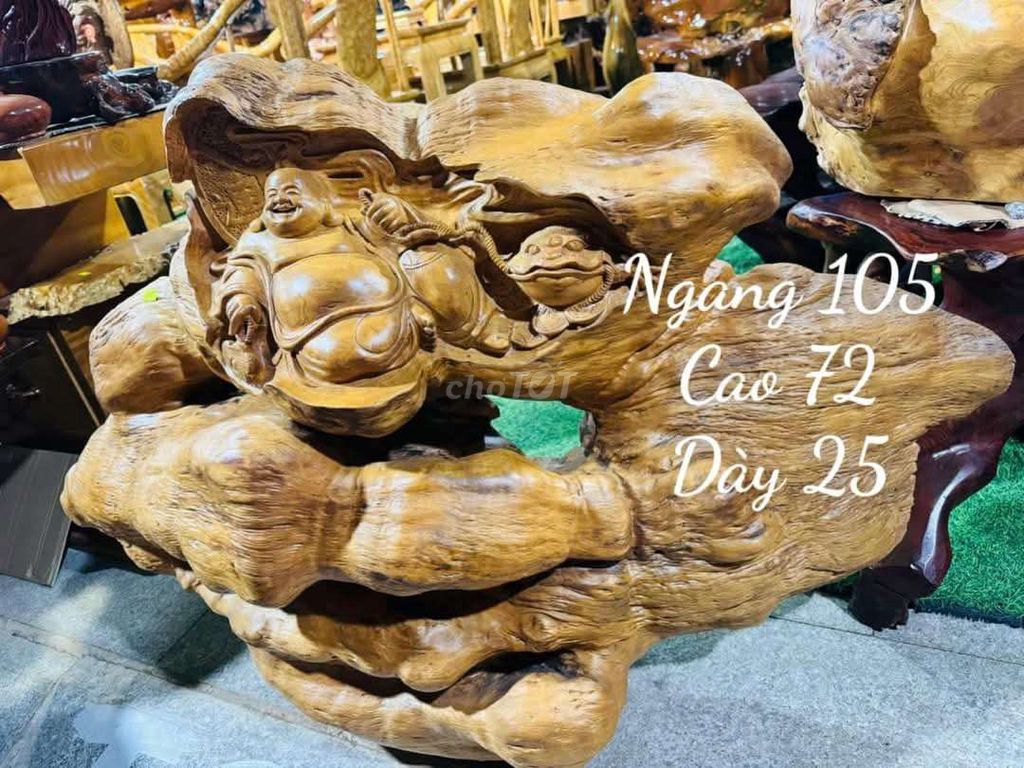 Tượng gỗ nguyên khối