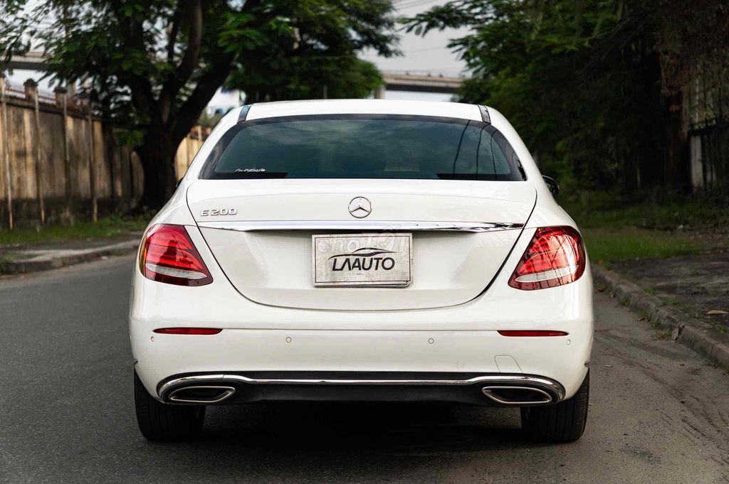 Mercedes E200 Model 2017 - Hỗ trợ Bank - Trắng Nâu. Mua bán Ô tô tại Quận 7 Tp Hồ Chí Minh được đăng bởi Thật Nguyễn LongAnh Auto hình 3