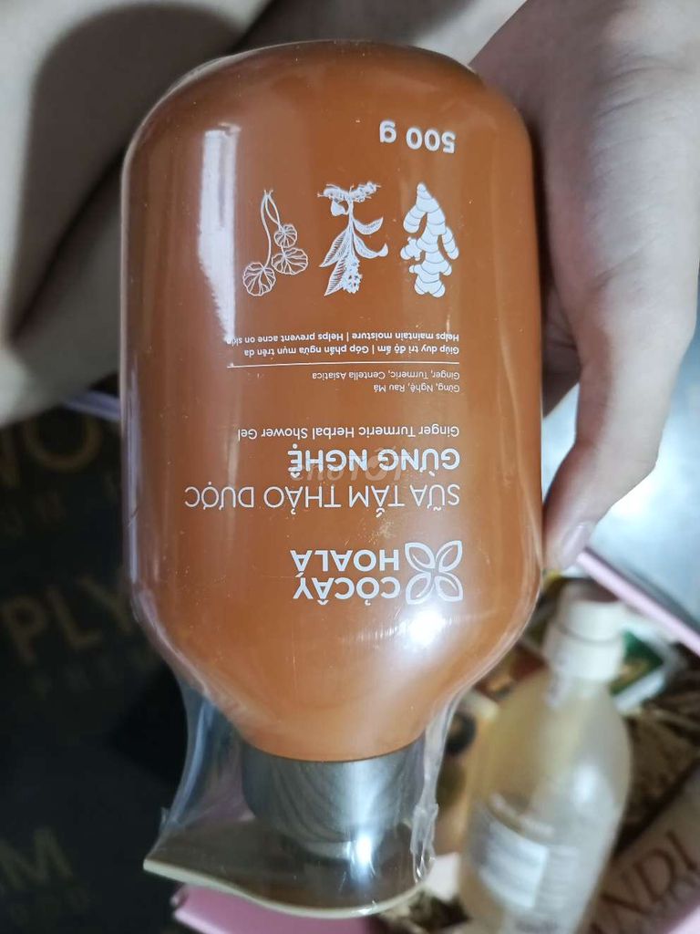 Sữa tắm Cỏ Cây Hoa Lá Gừng Nghệ. Mua bán Phụ kiện thời trang khác tại Quận Hoàng Mai Hà Nội được đăng bởi Nguyễn Đức Long hình 1