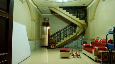 KÝ TÚC XÁ SÁT BÊN ĐH GIAO THÔNG VẬN TẢI, LAO ĐỘNG XÃ HỘI