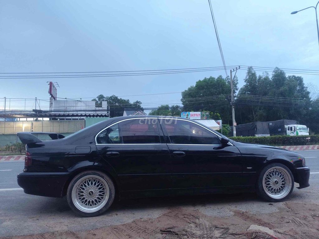 BMW 3 Series số sàn 528i - 6666666 km. Mua bán Ô tô tại Thị xã Bến Cát Bình Dương được đăng bởi Trần Sỹ Đạt hình 3