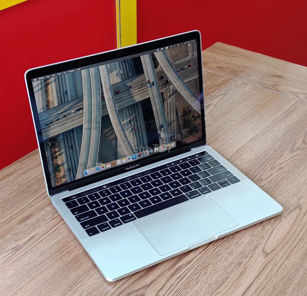 Macbook Pro 2019 i5 4 cổng 8GB/256GB. Mua bán Laptop tại Quận Thanh Khê Đà Nẵng được đăng bởi Kim Hoa hình 1