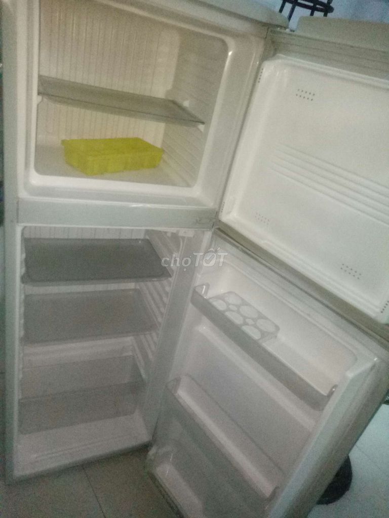 0862681504 - Tủ lạnh Sanyo 140L còn zin