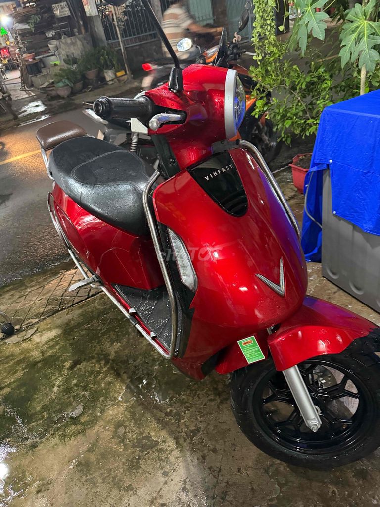 Количество автовладельцев VinFast Evo Grand 2025 Red превысило 1 тысячу