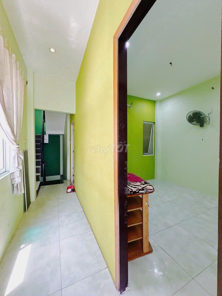 Bán gấp ,nhà hẻm ba gác ,145 m2 , ngang 4,5m ,4PN ,Tôn Đản ,P8,Quận 4