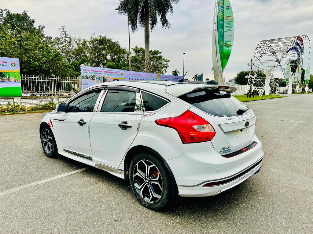 Ford Focus S Hatchback 2014 Trắng 126903 km. Mua bán Ô tô tại Quận Cẩm Lệ Đà Nẵng được đăng bởi Chị Hà hình 2