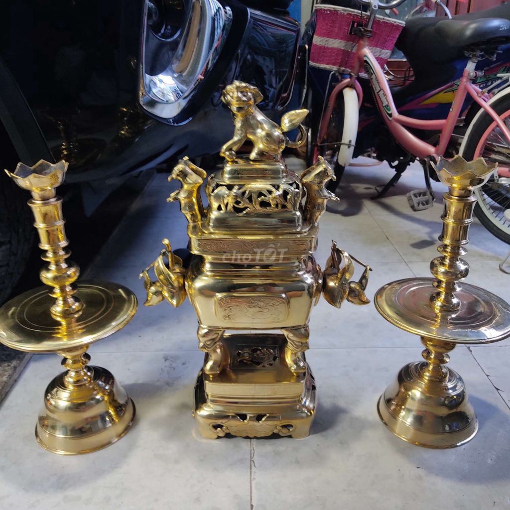 Bộ lư đồng thờ cúng Đồng Vàng đồng 21kg . Mua bán Đồ sưu tầm, đồ cổ tại Thành phố Thuận An Bình Dương được đăng bởi Nguyễn Ngọc hình 1