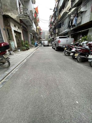 Bán nhà tập thể trung tâm Đông Anh hơn 1 tỷ. Mua bán căn hộ/chung cư tại Huyện Đông Anh Hà Nội được đăng bởi Jack Le
