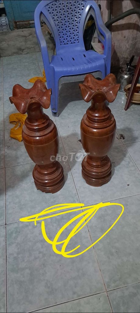 2 cái bình đẹp cao 60cm bán 1tr100 một cặp