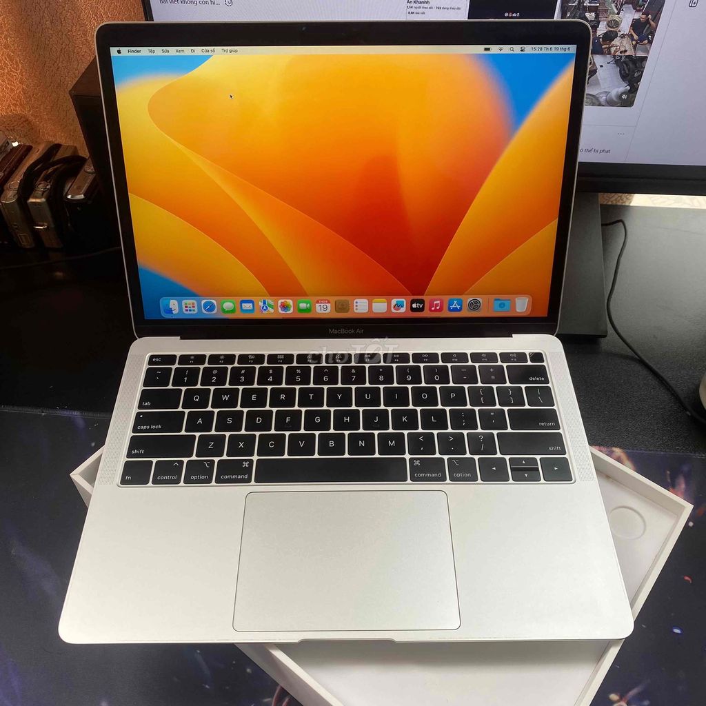 Apple MacBook Air 2018 i5 13.3 inch 8GB/128GB SSD. Mua bán Laptop tại Quận Thanh Xuân Hà Nội được đăng bởi Trần Anh Mỹ hình 1