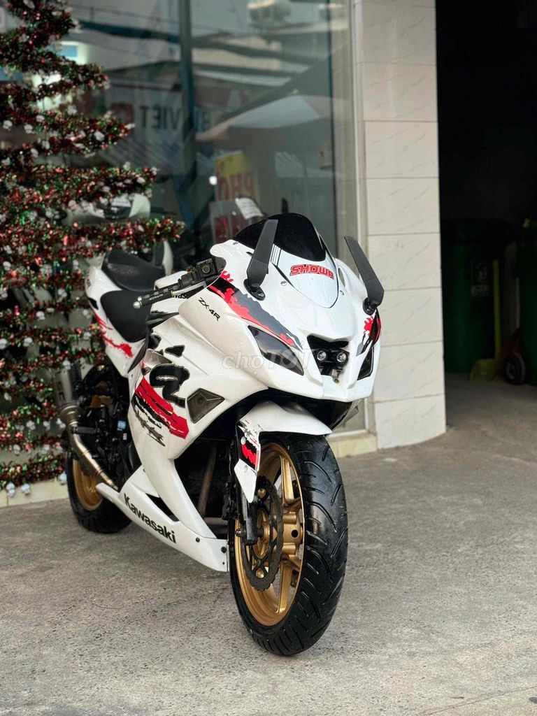Kawasaki Ninja 250 Trắng Đỏ Đen 40000 km. Mua bán Xe máy tại Quận Bình Tân Tp Hồ Chí Minh được đăng bởi Việt Motor Bình Tân hình 3