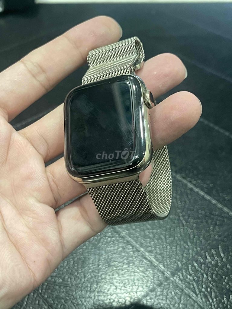 Apple Watch6 LTE bản thép vàng 5,5 triệu