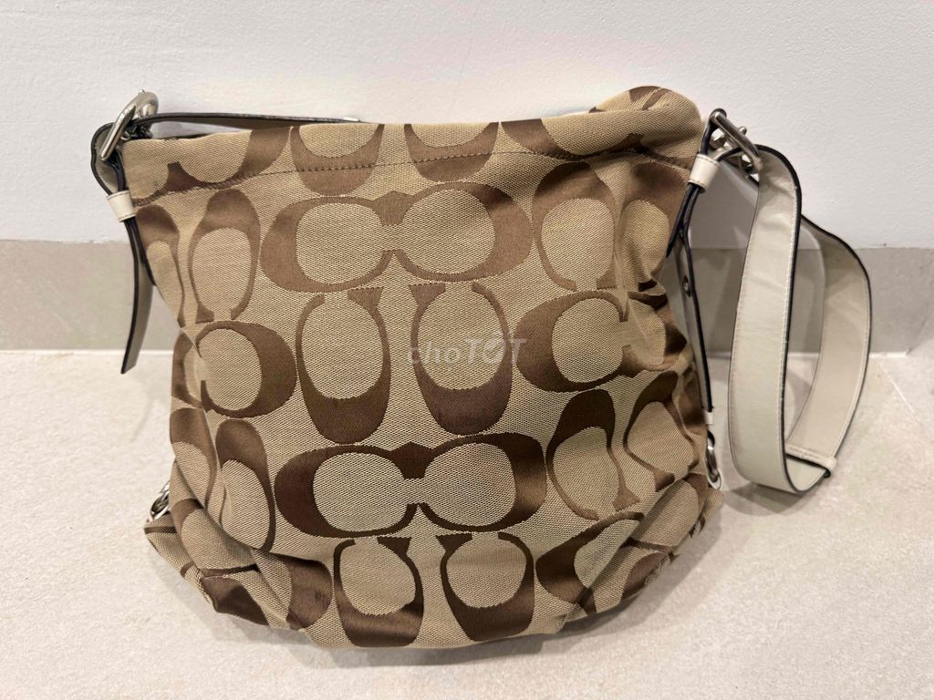 Túi đeo vai Coach F15067 Signature Duffle Nữ Da. Mua bán Túi xách tại Quận Hai Bà Trưng Hà Nội được đăng bởi Saku hình 1