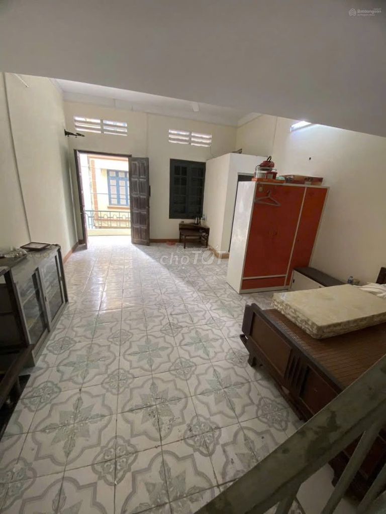 Дом в аренду 50м2, 3 этажа, 3 спальни, Тхань Нхан