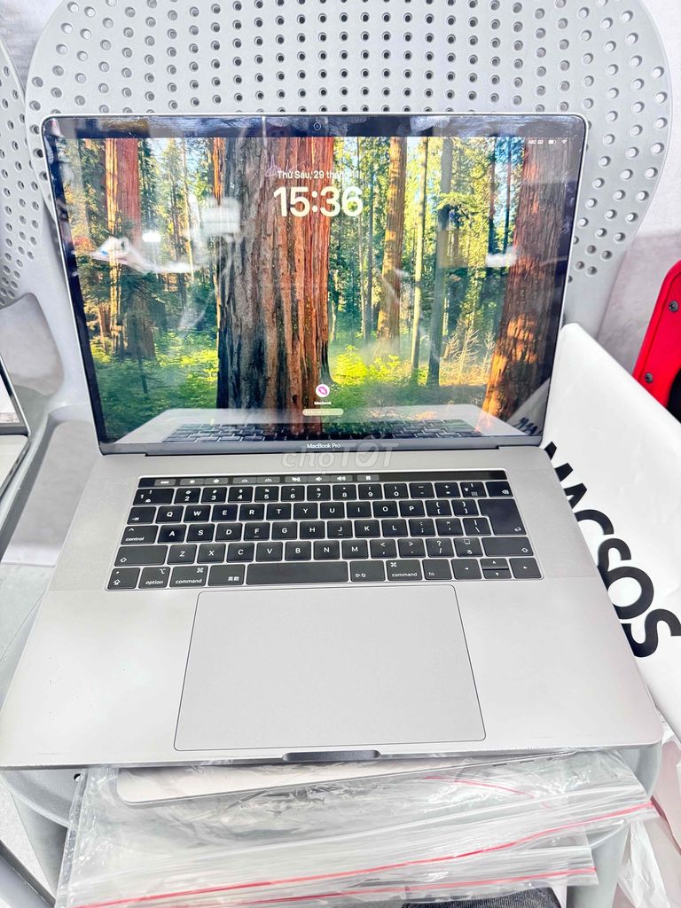 Macbook Pro 2019 15 inch i7/16/512 Gb