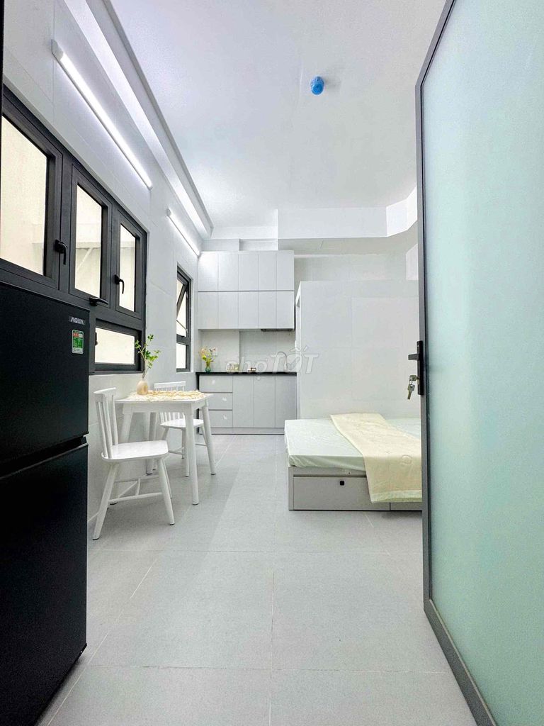 СДАМ ОКОННУЮ КОМНАТУ НА ПРОДАЖУ В ОТРЕМОНТИРОВАННОМ КАНАЛЕ KHUONG VIET