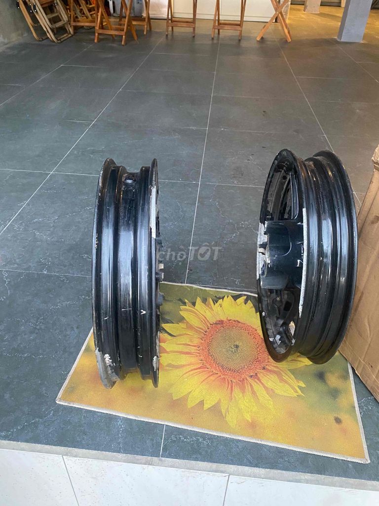Vành đúc Honda SH hợp kim Đen đã sử dụng. Mua bán Phụ tùng xe tại Quận Hoàng Mai Hà Nội được đăng bởi Pham cong thien hình 1