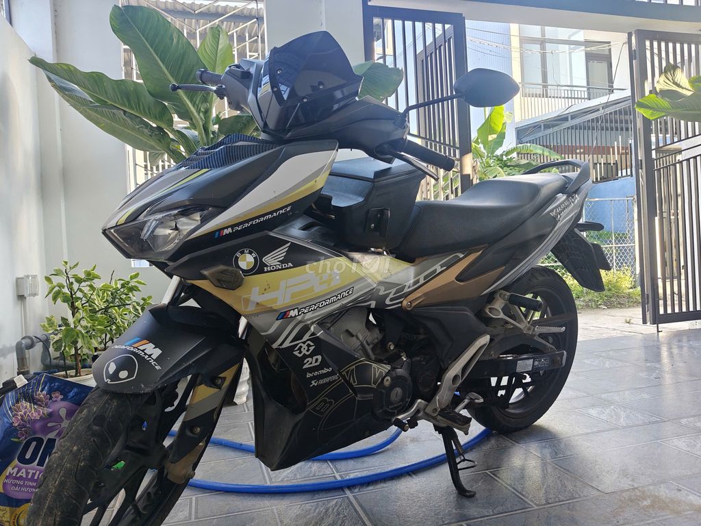 Honda Winner X ABS Черно-золотой