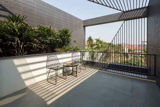 CHÍNH CHỦ CẦN BÁN CĂN HỘ SÂN VỪƠN VINHOMES ORIGAMI TOÀ S8.03