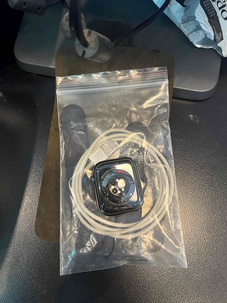 apple watct sr7 bản thép đen LL/a có trầy