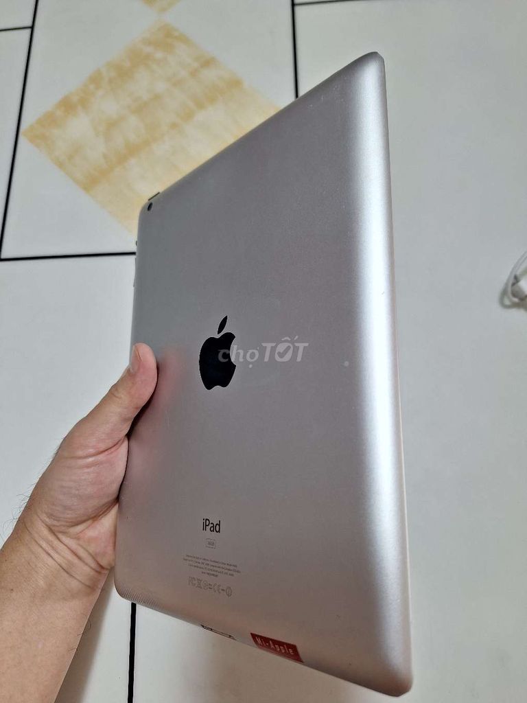 Cần bán iPad 4, máy rất đẹp.