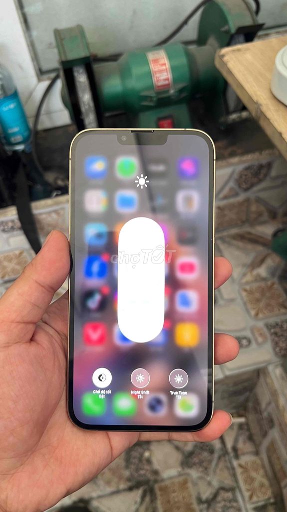iPhone 13 Pro Max 128GB Vàng đã thay pin màn hình. Mua bán Điện thoại tại Huyện Nhà Bè Tp Hồ Chí Minh được đăng bởi Nguyễn Thanh Tú hình 1