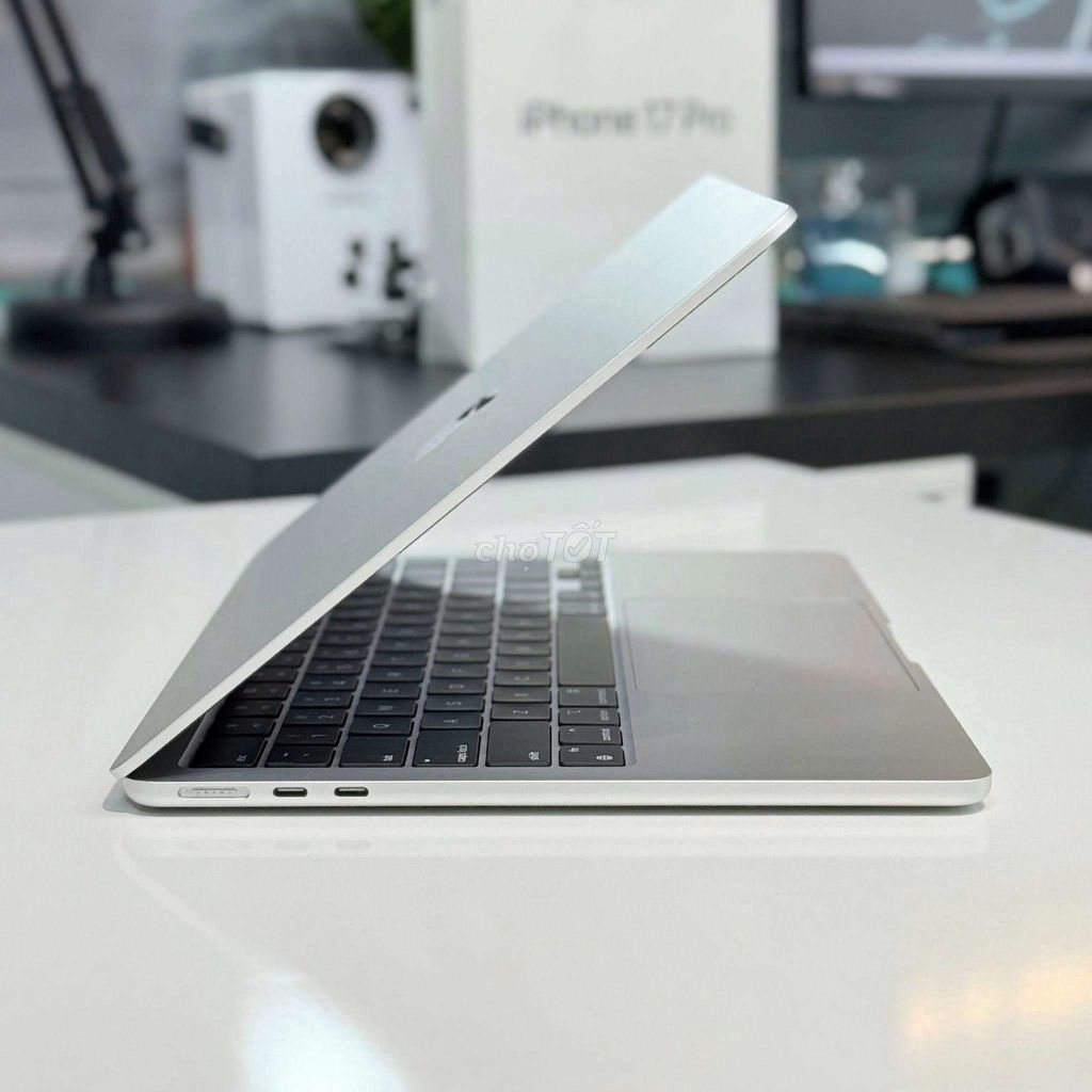 ✨MacBook Air M2 13inch 8GB/256GB, newseal. Mua bán Laptop tại Quận 10 Tp Hồ Chí Minh được đăng bởi TTCenter hình 3
