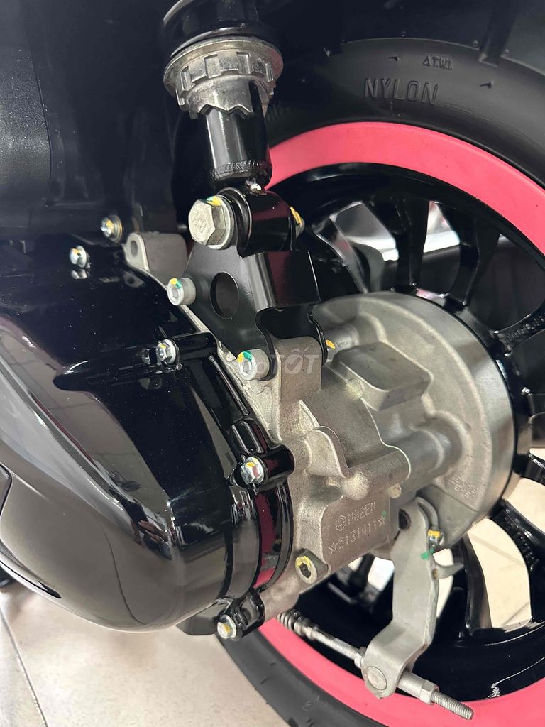 piaggio mua 2023 chạy 7 ngàn km mới 99% zin 100%. Mua bán Xe máy tại Quận 8 Tp Hồ Chí Minh được đăng bởi A. Hải hình 3