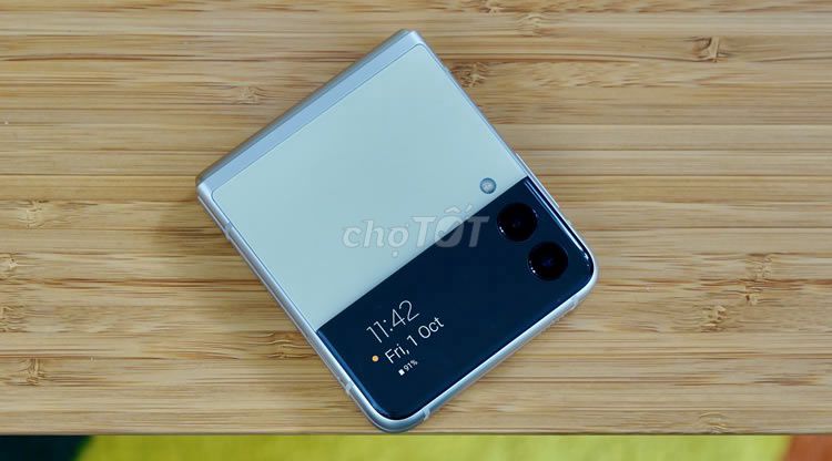 Samsung Galaxy Z Flip 3 Đã sử dụng. Mua bán Điện thoại tại Quận Hai Bà Trưng Hà Nội được đăng bởi Nam hình 1
