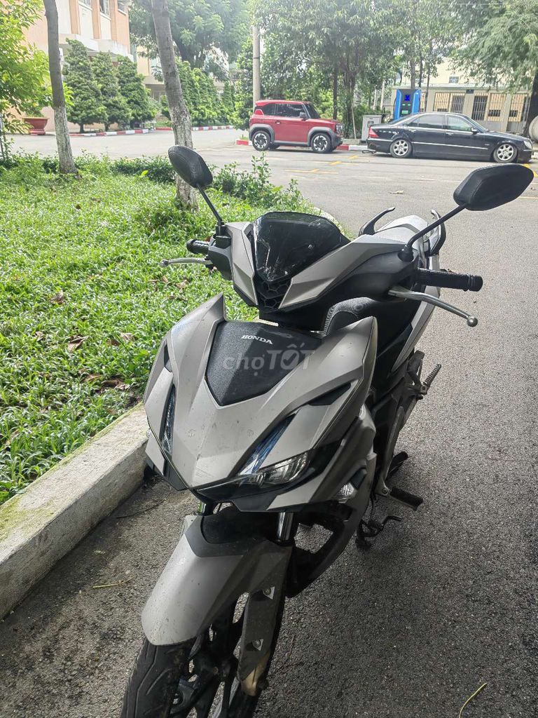 Honda Winner X серая 73 355 км