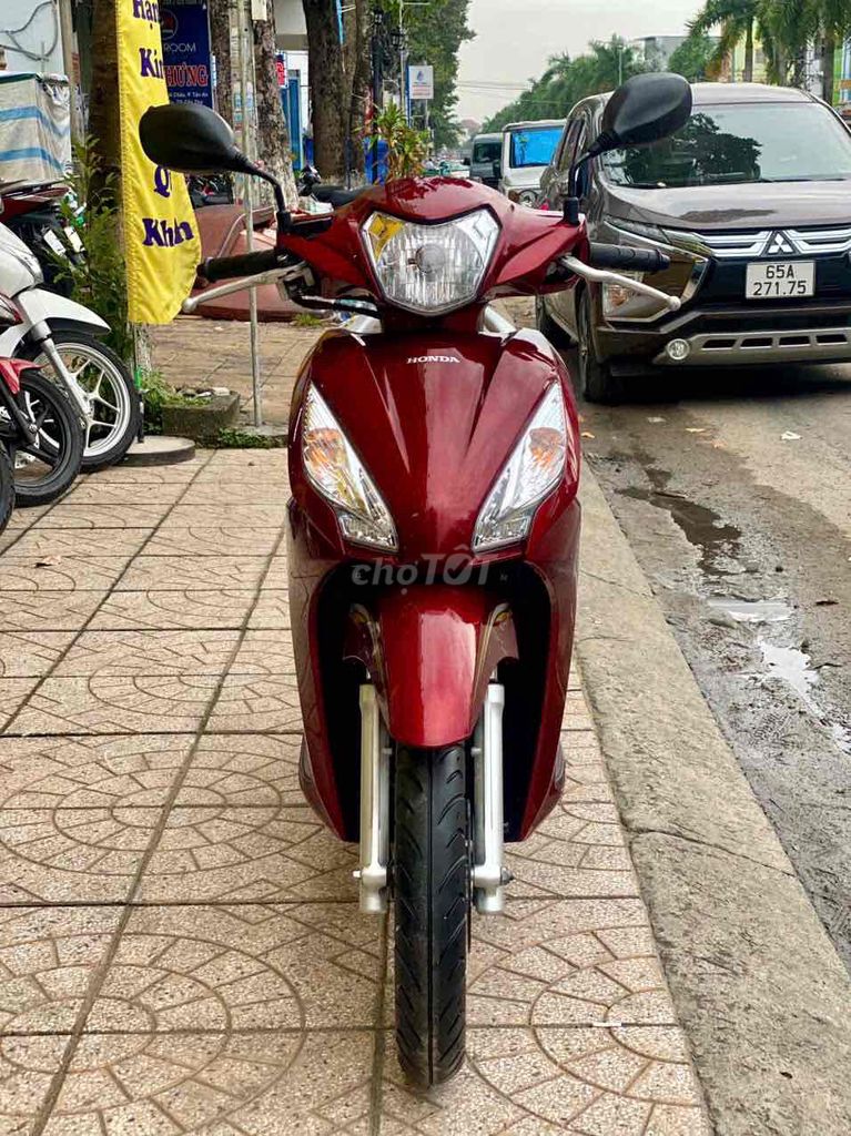 Honda Vision 2019 Đỏ 8000 km. Mua bán Xe máy tại Quận Ninh Kiều Cần Thơ được đăng bởi CHXM Tân Liên Hưng 2 hình 2