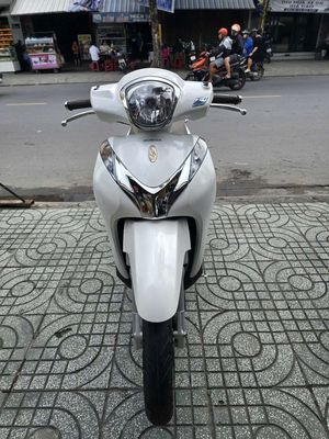 Sh mode 2017,khóa ga,xe lướt 15k,vỏ theo xe,xe đẹp. Mua bán Xe máy tại Huyện Hóc Môn Tp Hồ Chí Minh được đăng bởi                    CẦM ĐỒ TÍN PHÁT