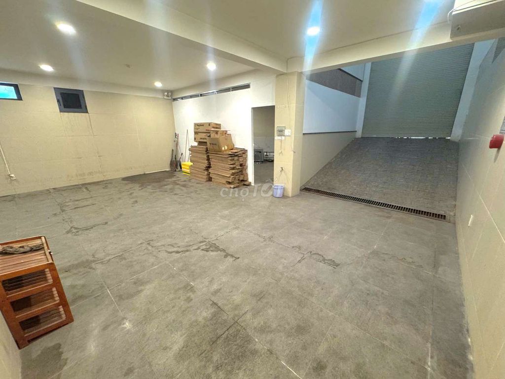MẶT TIỀN 8X20, 1TRỆT 1HẦM 3LẦU, 8PN 5WC. Cho thuê nhà ở tại Quận 7 Tp Hồ Chí Minh được đăng bởi Nhà Đất Minh Đức hình 1