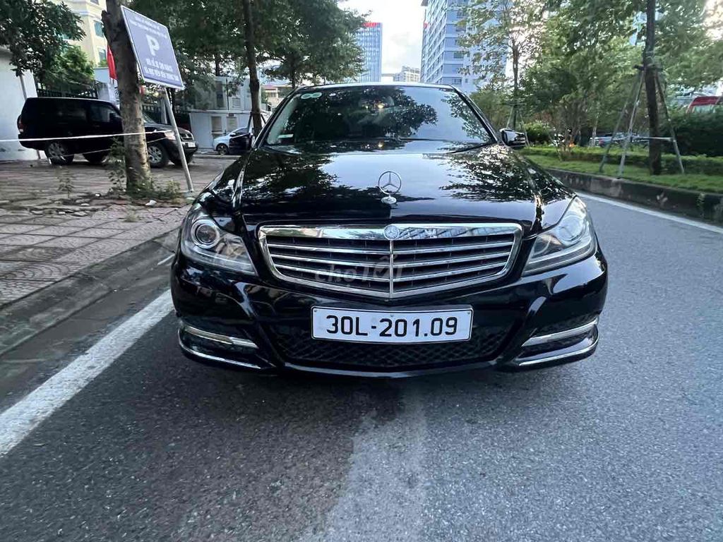 Mercedes Benz C Class 2011 C250. Mua bán Ô tô tại Quận Nam Từ Liêm Hà Nội được đăng bởi Chú Thắng  hình 1