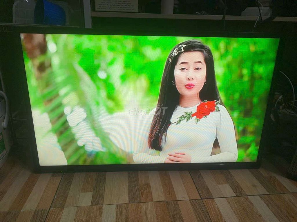 Bán tivi panasonic 32in LED như hình ảnh