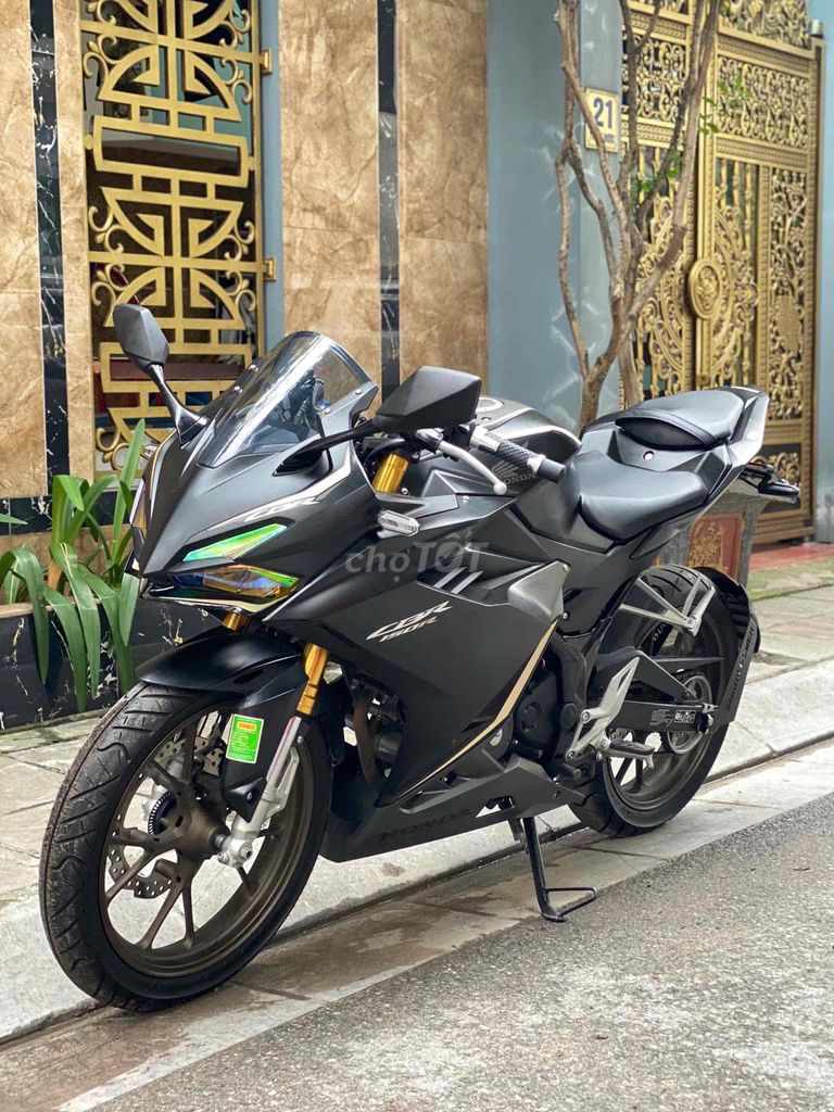 Honda CBR 150 ABS 2024 черный, пробег 1700 км