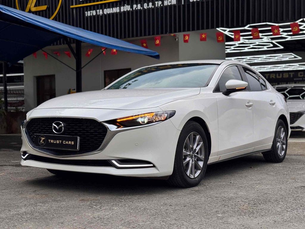 Mazda 3 1.5 Luxury - Sedan - 23.000km. Mua bán Ô tô tại Quận 8 Tp Hồ Chí Minh được đăng bởi Cửa hàng ô tô cũ TRUST CARS hình 5