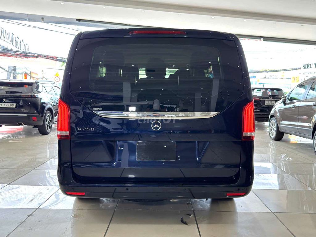 Mercedes Benz V250 Luxury 2020, 1 chủ, tên cty xhđ. Mua bán Ô tô tại Thành phố Thủ Đức Tp Hồ Chí Minh được đăng bởi Đức Hưng Siêu thị ô tô Thủ Đức hình 5