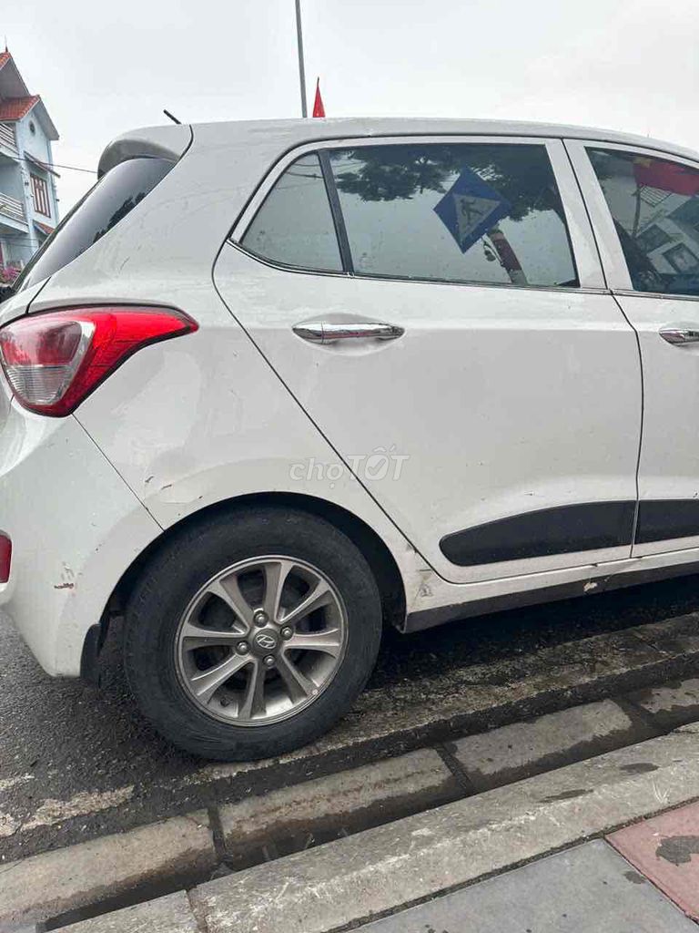 Hyundai Grand i10 2016 Sedan 1.2 Base - 98000 km. Mua bán Ô tô tại Quận Lê Chân Hải Phòng được đăng bởi khiêm hình 3
