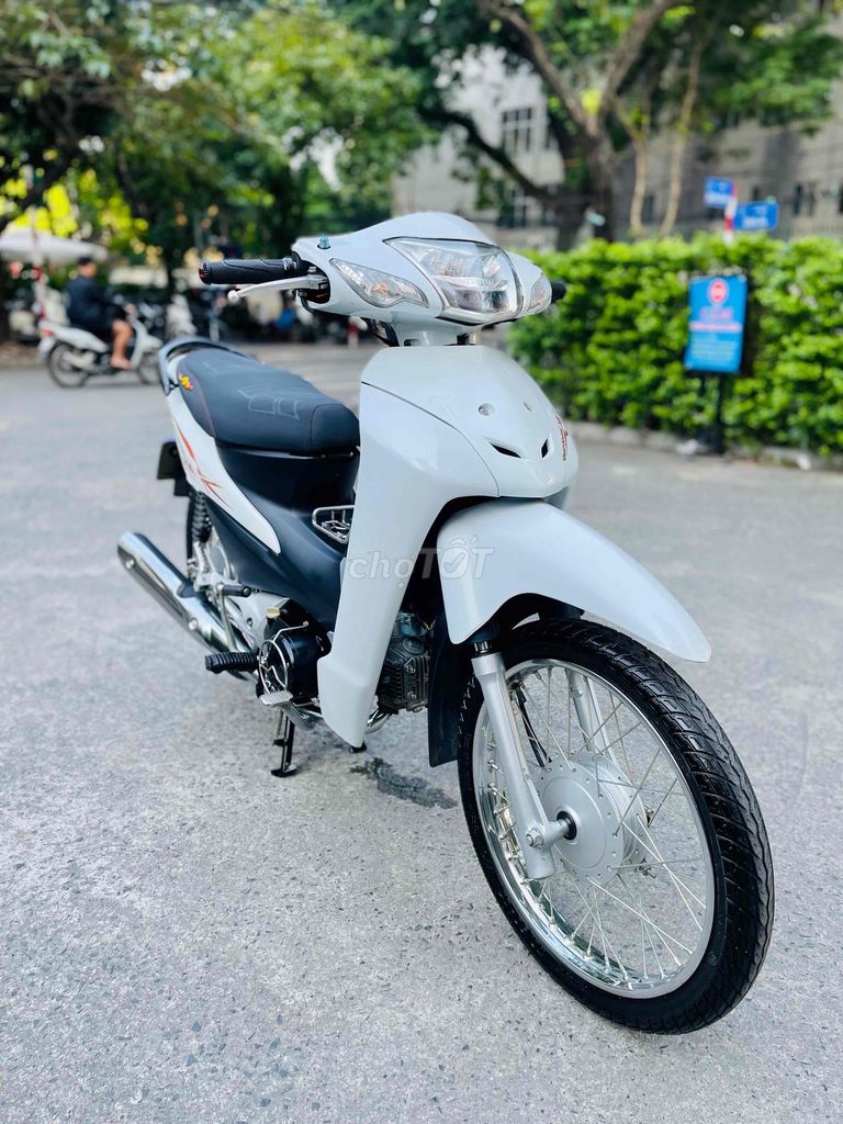 Honda Wave 50cc 2023 Trắng. Mua bán Xe máy tại Quận Cầu Giấy Hà Nội được đăng bởi Xe Máy Việt Quỳnh hình 1