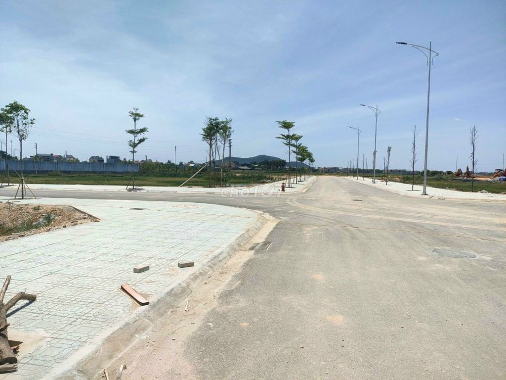 Chính chủ bán Lk Mb650, Thanh Hóa, 180m2, sổ đỏ chính chủ, giá 2,5 tỷ. Mua bán đất tại Huyện Đông Sơn Thanh Hóa được đăng bởi Lê Xuân Hiệp hình 2